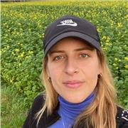 Profesora de diseño gráfico con más de cinco años de experiencia. Imparto clases online y presenciales para todas las edades.